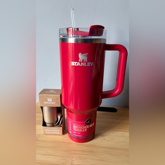 NWT| Stanley x E.l.f. and ornament keychain set - Picture 2 of 4